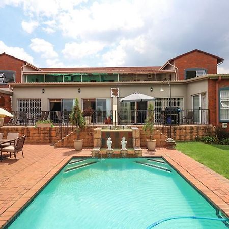 The Lakehouse Guest House Brakpan Vliegveld Exterior foto