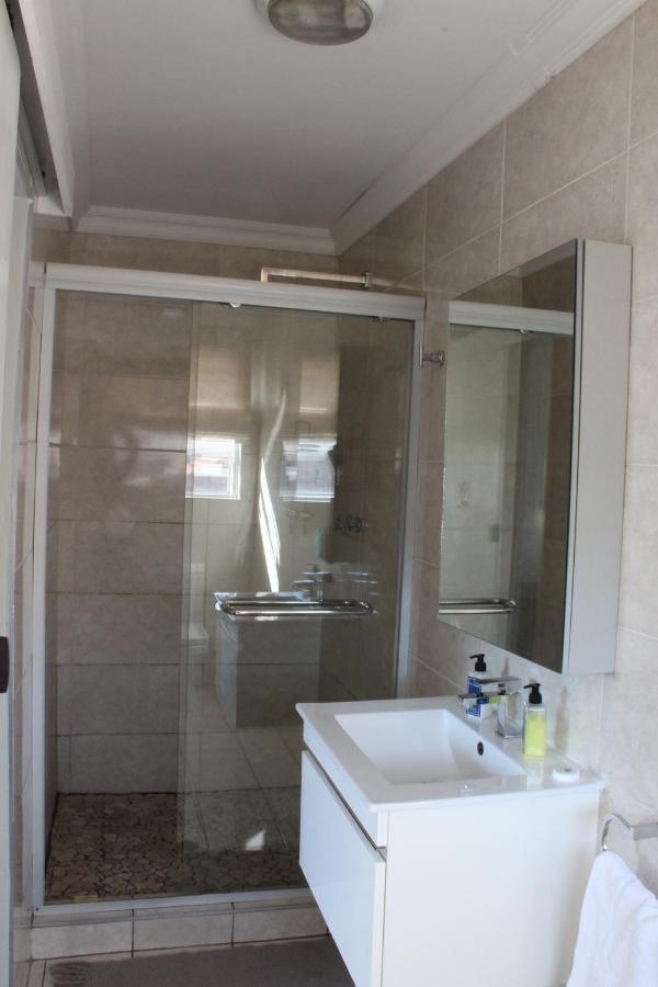 The Lakehouse Guest House Brakpan Vliegveld Exterior foto